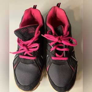 Danskin Now Tennis Shoes Athletic Size 5 Blk Pink